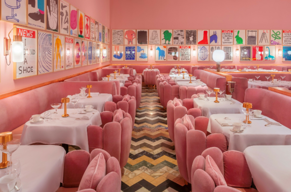 Cafe modern dan mewah dengan desain galeri seni